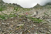 44 Salito il ghiaione centrale bollo rosso sulle rocce